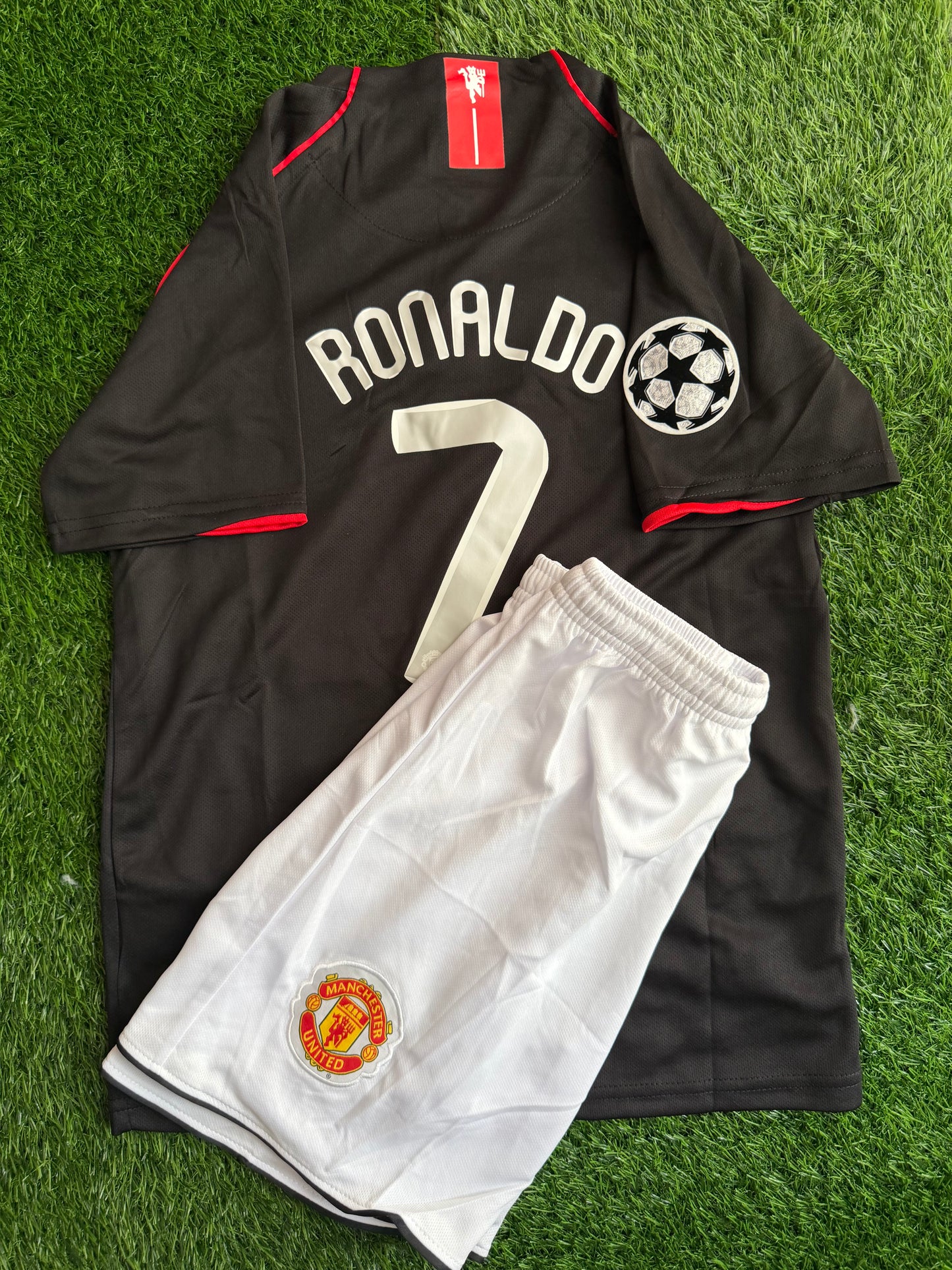 Ronaldo Manchester United 2008 Retro Jersey black kids set