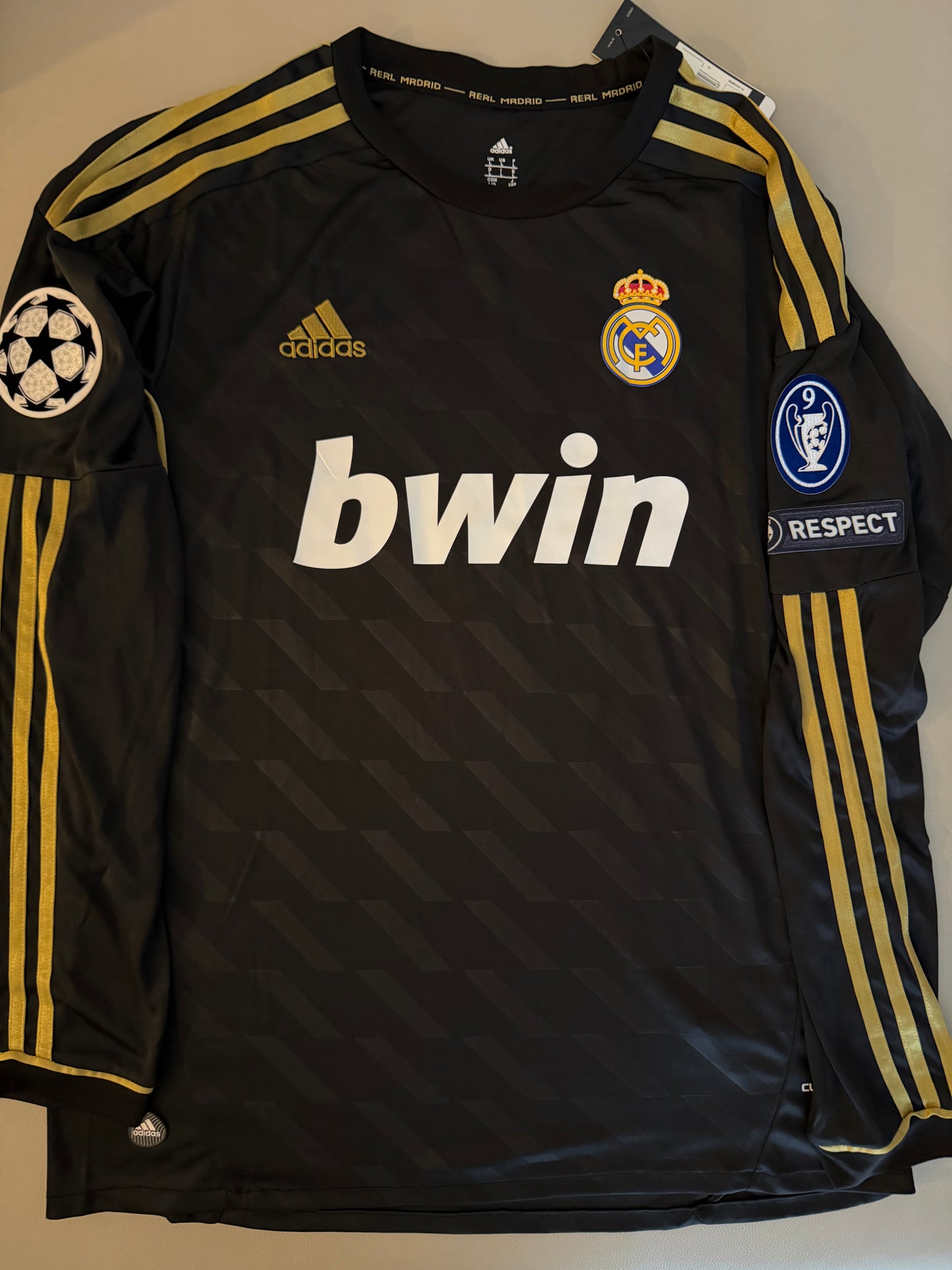 Ronaldo real madrid retro black and gold soccer jersey