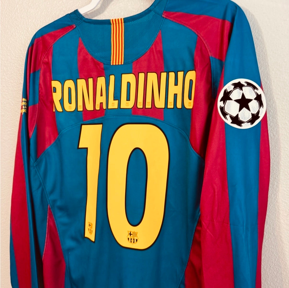Ronaldinho Barcelona retro jersey