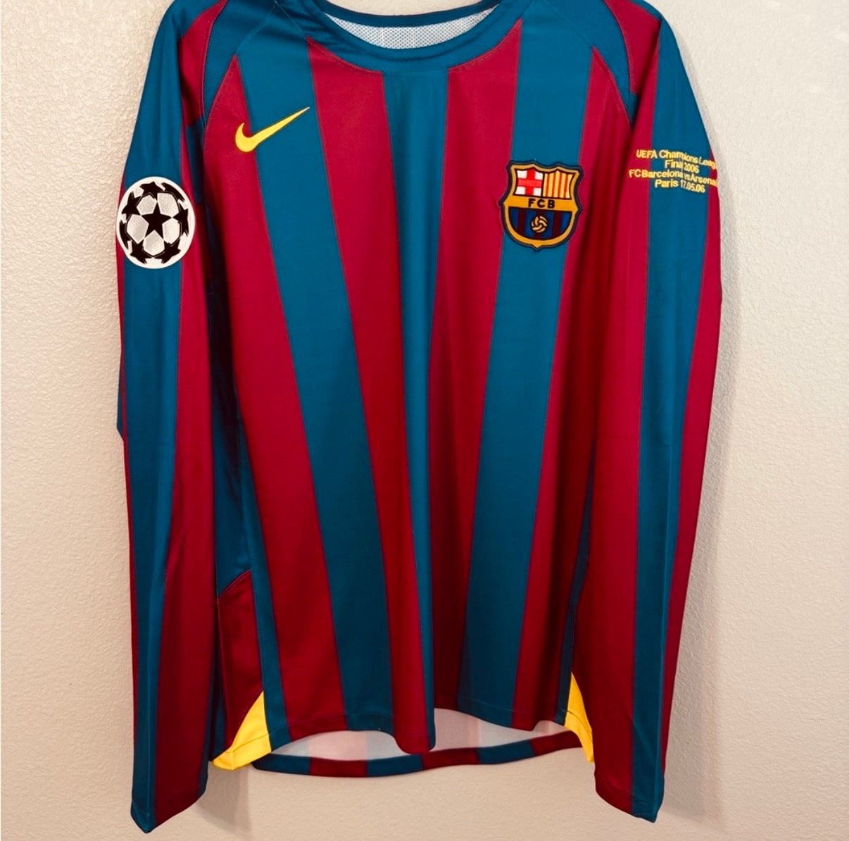 Ronaldinho Barcelona retro jersey
